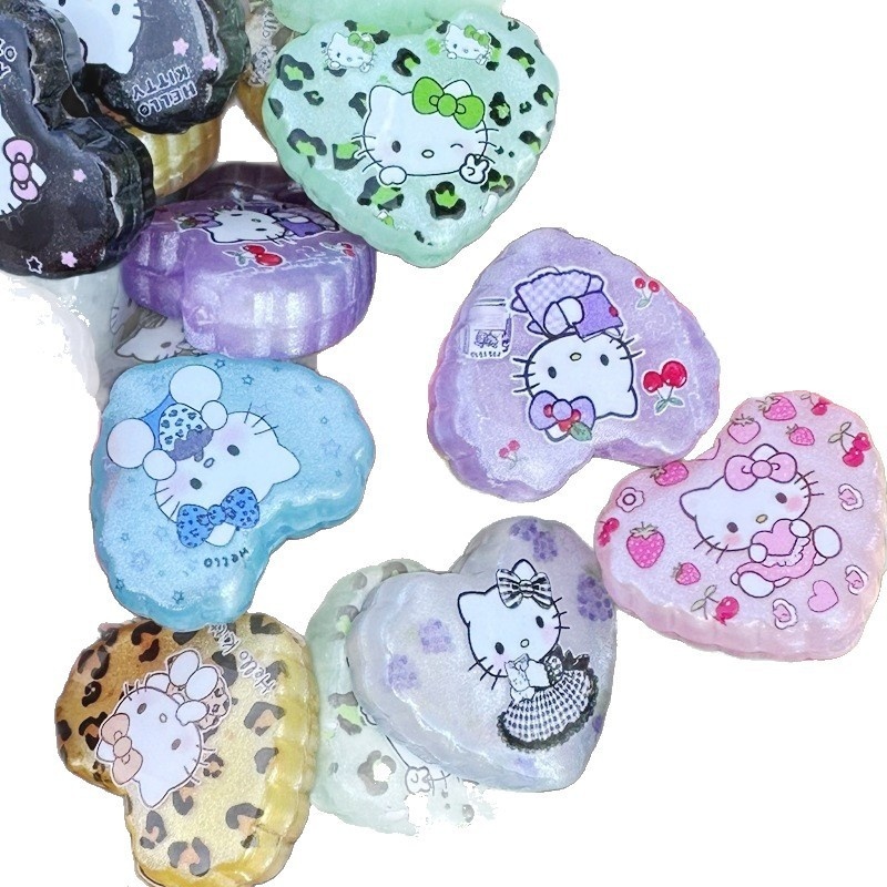 Acrylic Heart Shaped Beads with Double-sided Hello Kitty Print, Through Hole Charms for Bead Pens & Phone Chains