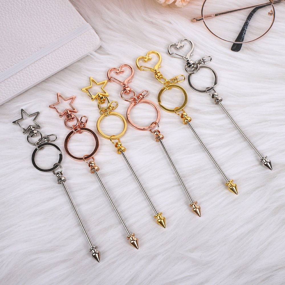 Minimalist DIY Metal Star-Heart Keychain – Ladies’ Bag Charm for Everyday Use