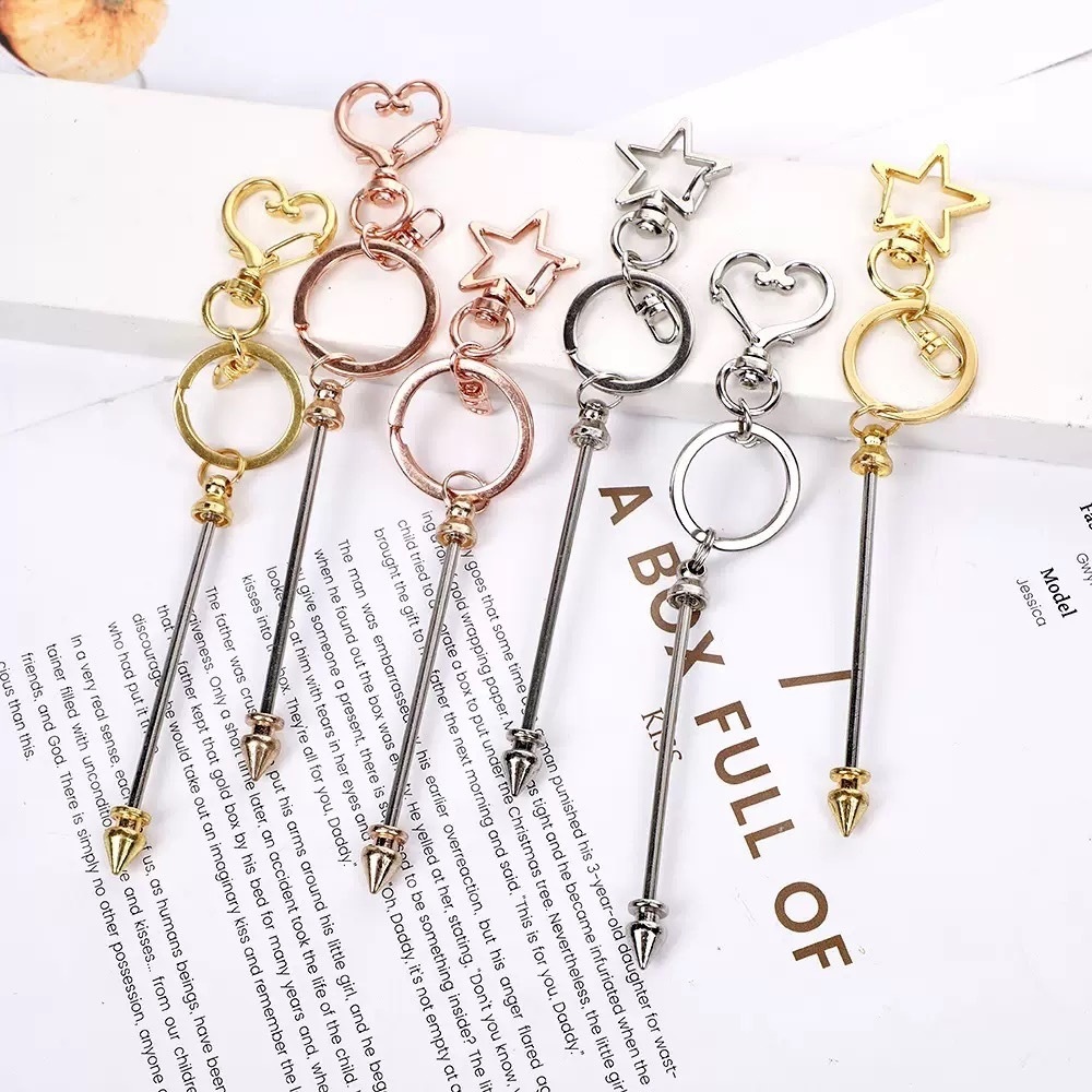 Minimalist DIY Metal Star-Heart Keychain – Ladies’ Bag Charm for Everyday Use