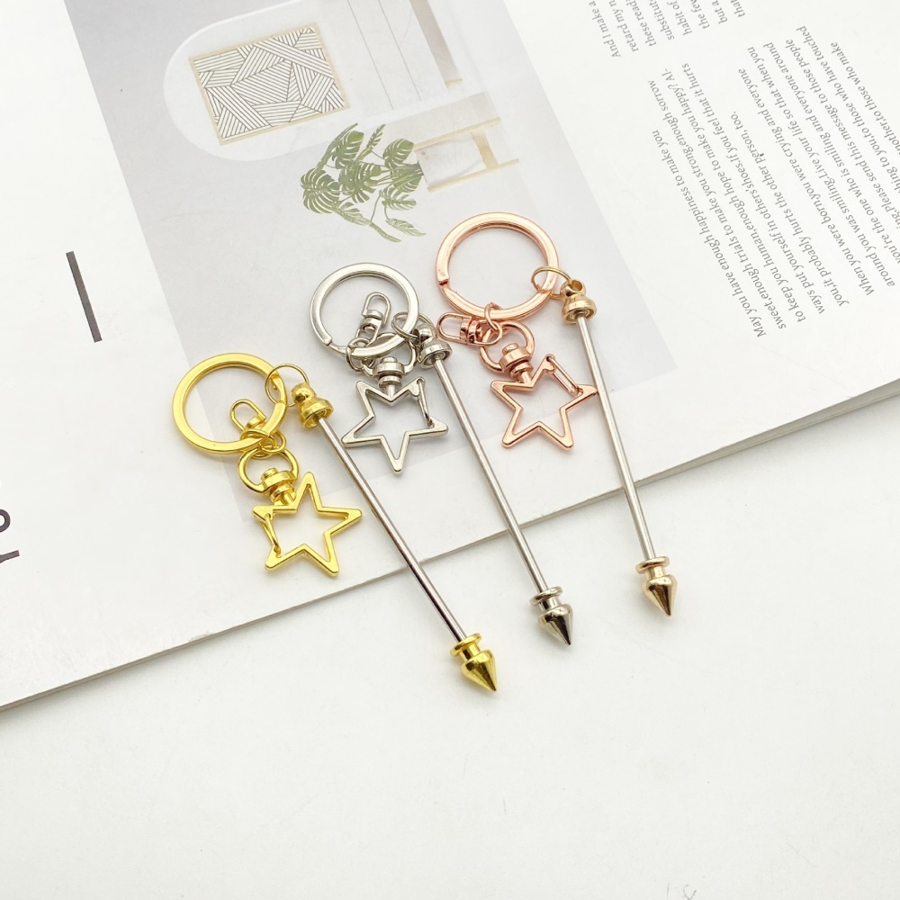 Minimalist DIY Metal Star-Heart Keychain – Ladies’ Bag Charm for Everyday Use