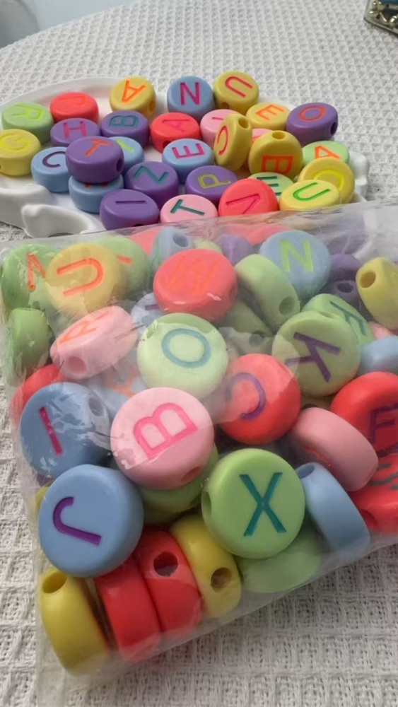 Acrylic Alphabet Beads, Single Letter Beads with Color Background & Black Font, Loose Beads for Bracelet DIY Jewelry Wholesale