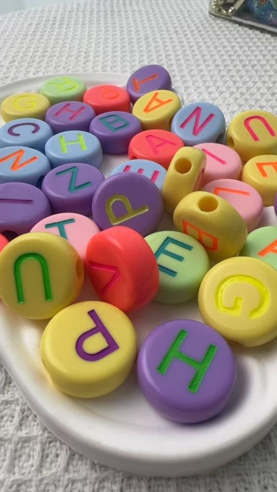 Acrylic Alphabet Beads, Single Letter Beads with Color Background & Black Font, Loose Beads for Bracelet DIY Jewelry Wholesale