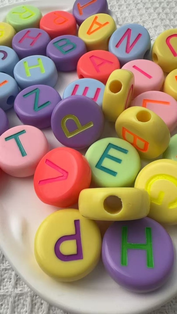 Acrylic Alphabet Beads, Single Letter Beads with Color Background & Black Font, Loose Beads for Bracelet DIY Jewelry Wholesale