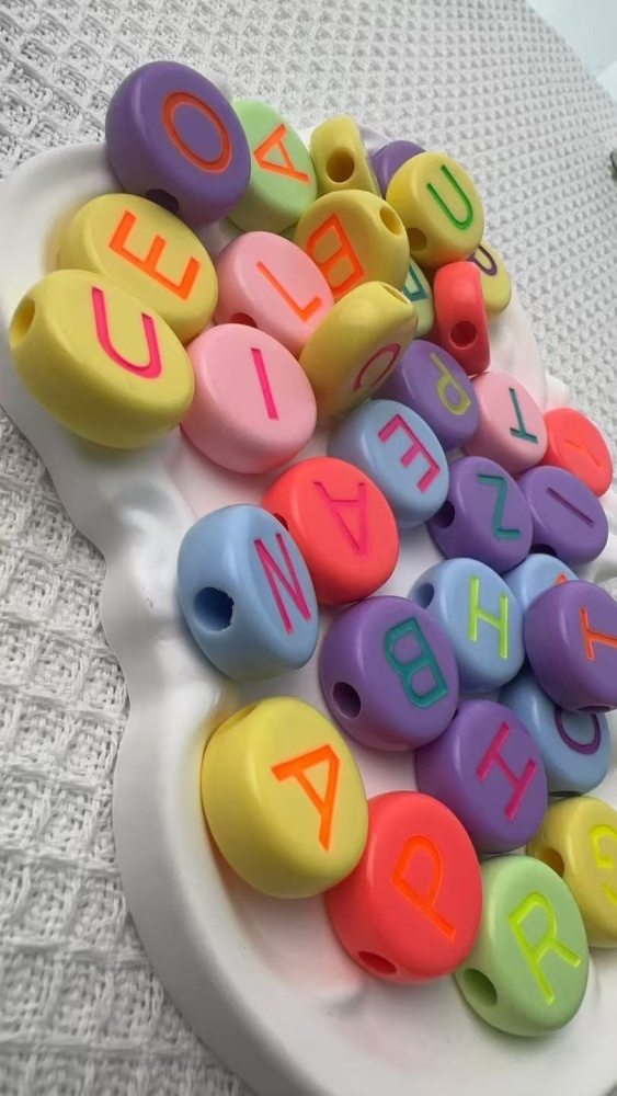 Acrylic Alphabet Beads, Single Letter Beads with Color Background & Black Font, Loose Beads for Bracelet DIY Jewelry Wholesale