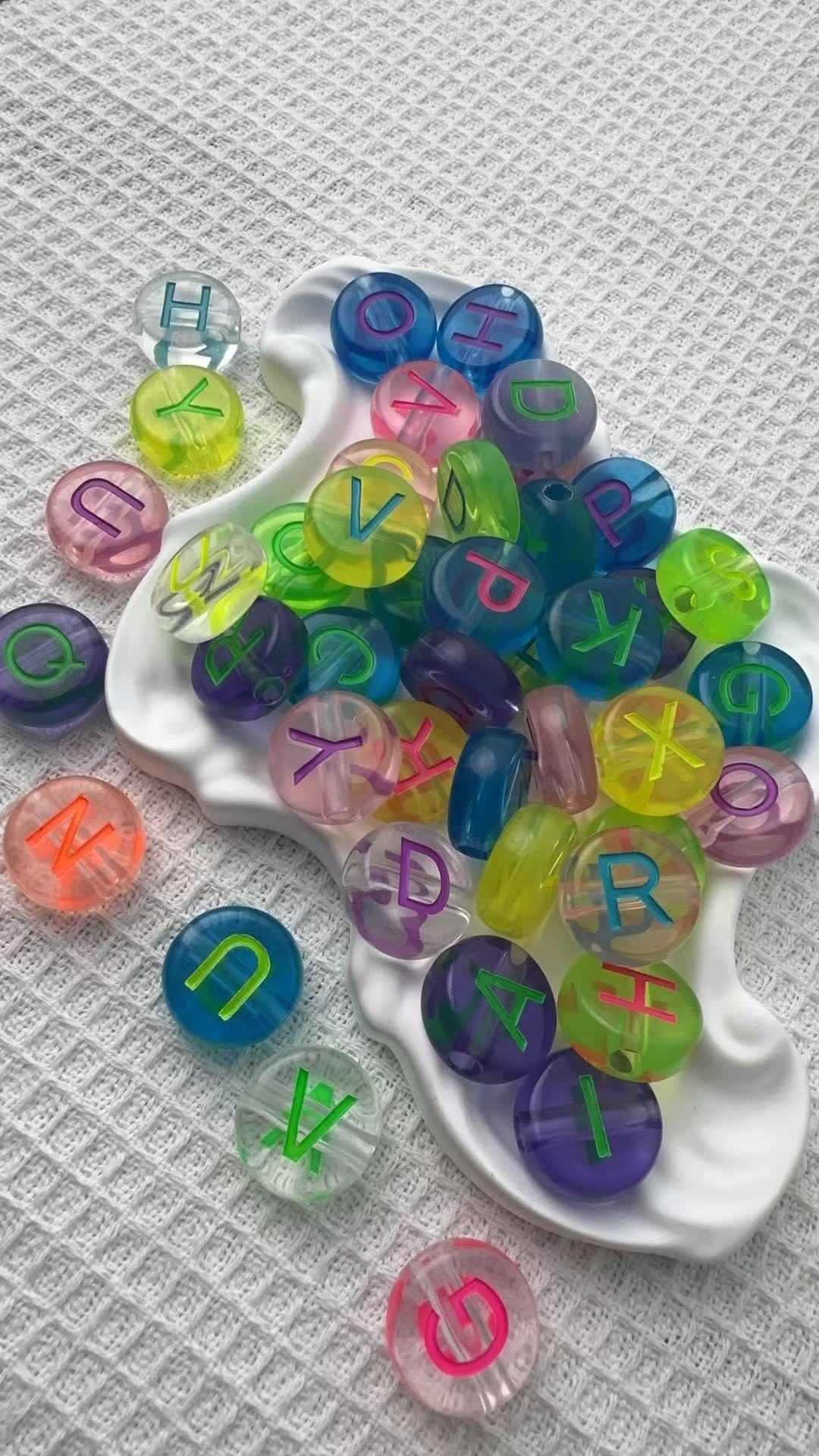 Candy Color Transparent Acrylic Alphabet Beads, Plastic Letter Beads for DIY Jewelry Wholesale