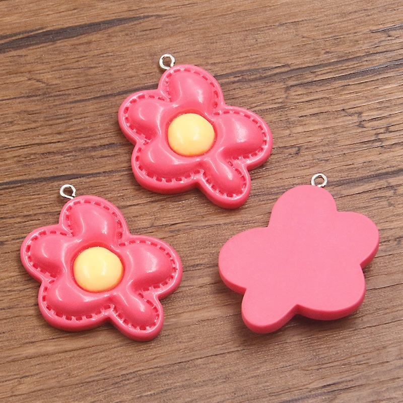 Five-Petal Plant Flower Resin Pendants, DIY Charms for Bracelet Bag Accessories Wholesale