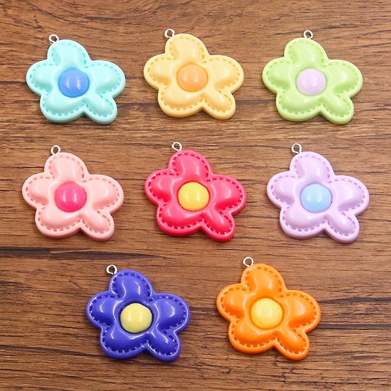 Five-Petal Plant Flower Resin Pendants, DIY Charms for Bracelet Bag Accessories Wholesale