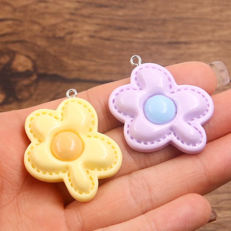 Five-Petal Plant Flower Resin Pendants, DIY Charms for Bracelet Bag Accessories Wholesale