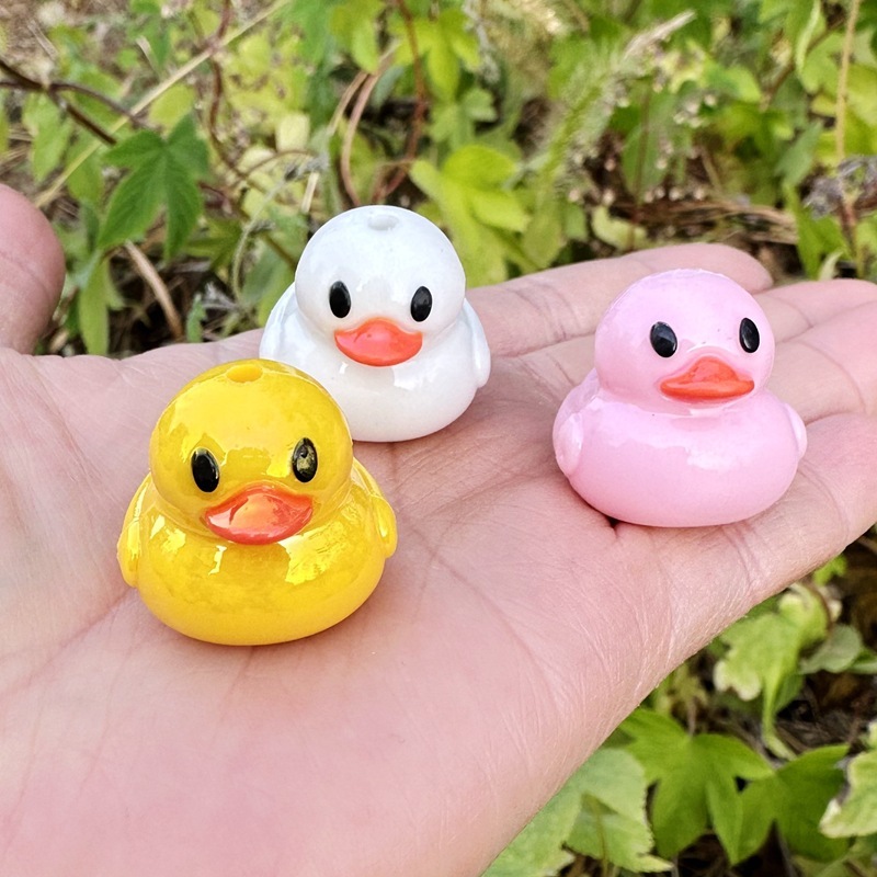 25mm Cute Little Duck Silicone Through Hole Beads, DIY Phone Lanyard Keychain Car Pendant & Beadable Pen Accessories Wholesale
