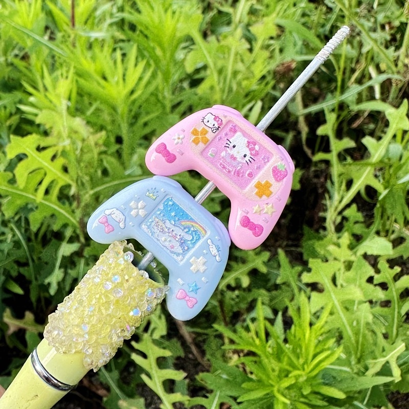 Baking Finish Double-Sided Printed Sanrio Game Controller Shaped Beads, DIY Beadable Pen, Phone Lanyard Handmade Jewelry Supplies Wholesale