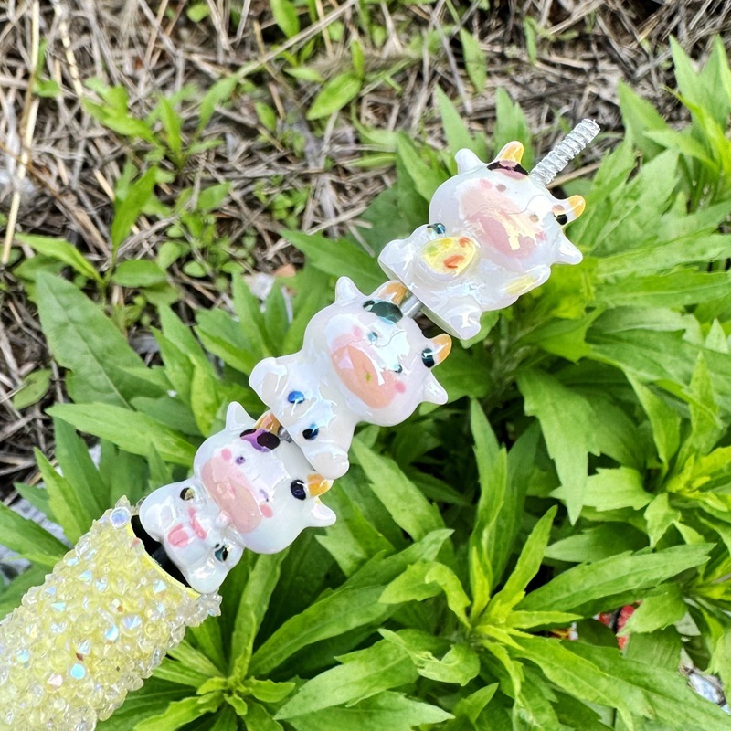 20mm 3D Cow Doll Resin Through Hole Beads, DIY Beadable Pen Bracelet Keychain Bag Charm Jewelry Making Supplies Wholesale