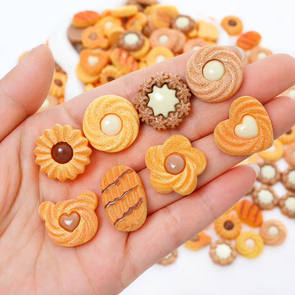 Bulk Cartoon Resin Small Ornaments Wholesale DIY Custom Souvenir Craft Materials