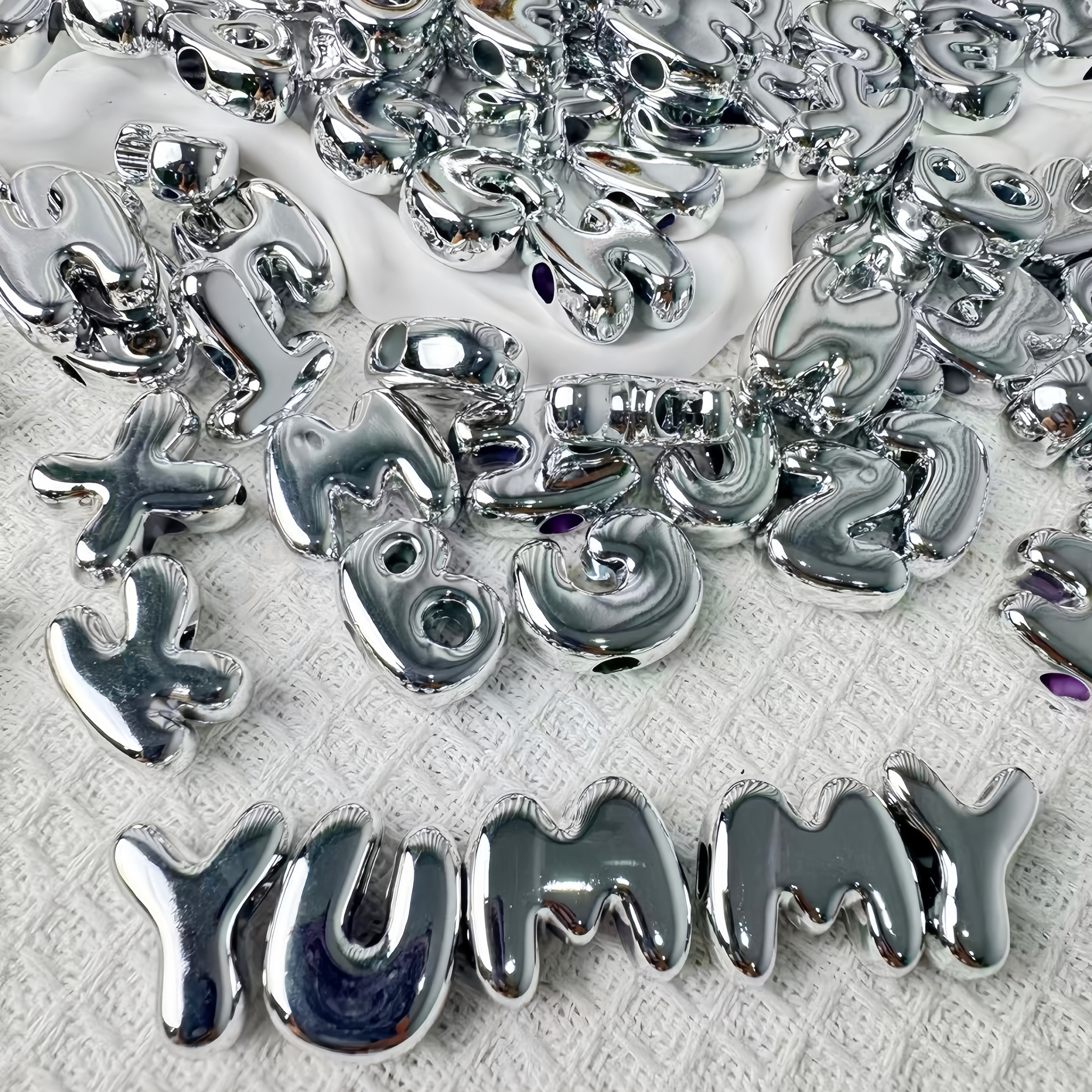 Wholesale White Black Plastic Letter Beads Bulk Classic Alphabet Charms for DIY Keychain Making