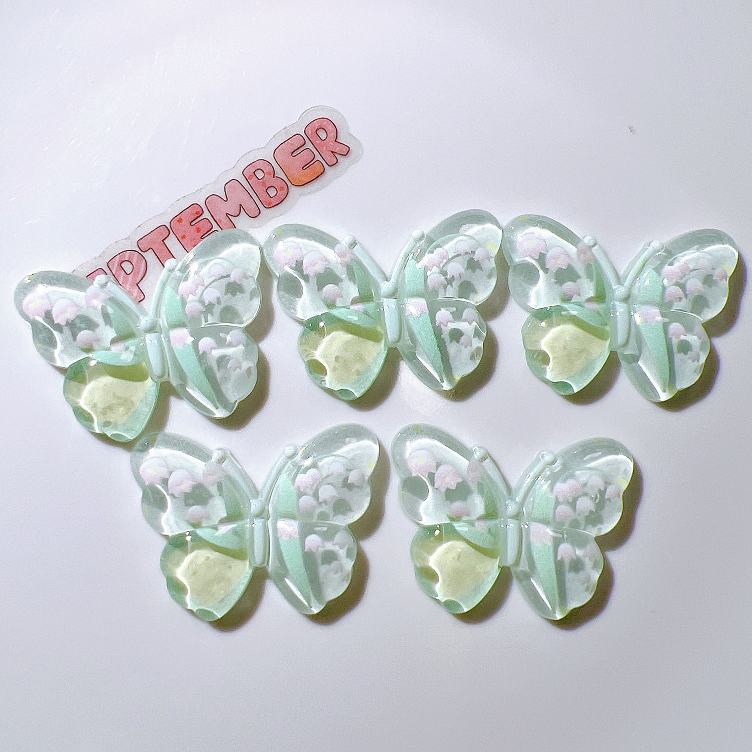 Wholesale Cost Effective Resin Shoe Charms Bulk Cheap Resin Accessories for Craft Shop Restock