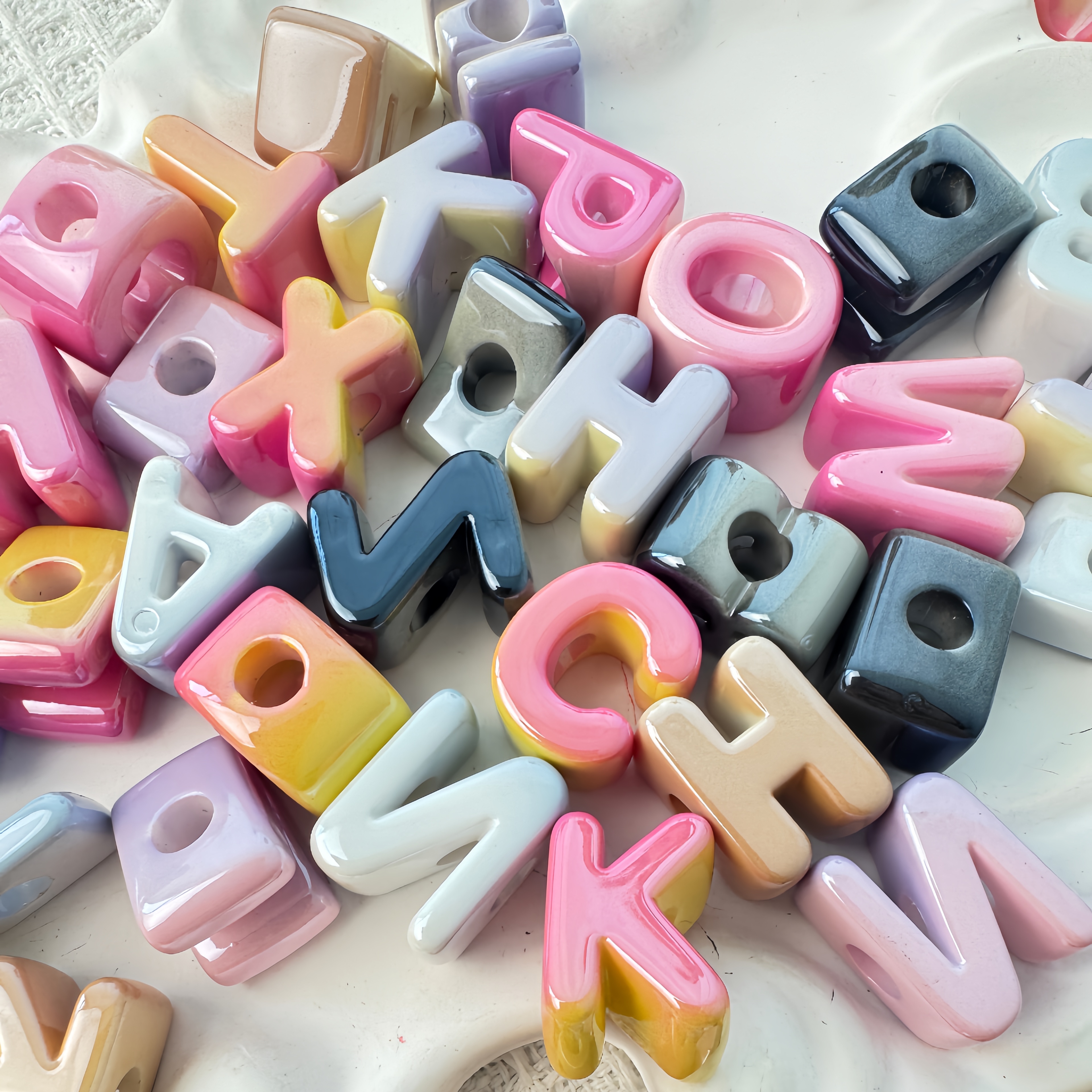 SINGLE LETTERS Multi-color Acrylic Beads Wholesale DIY Jewelry Making Charms Bracelet Necklace Accessories