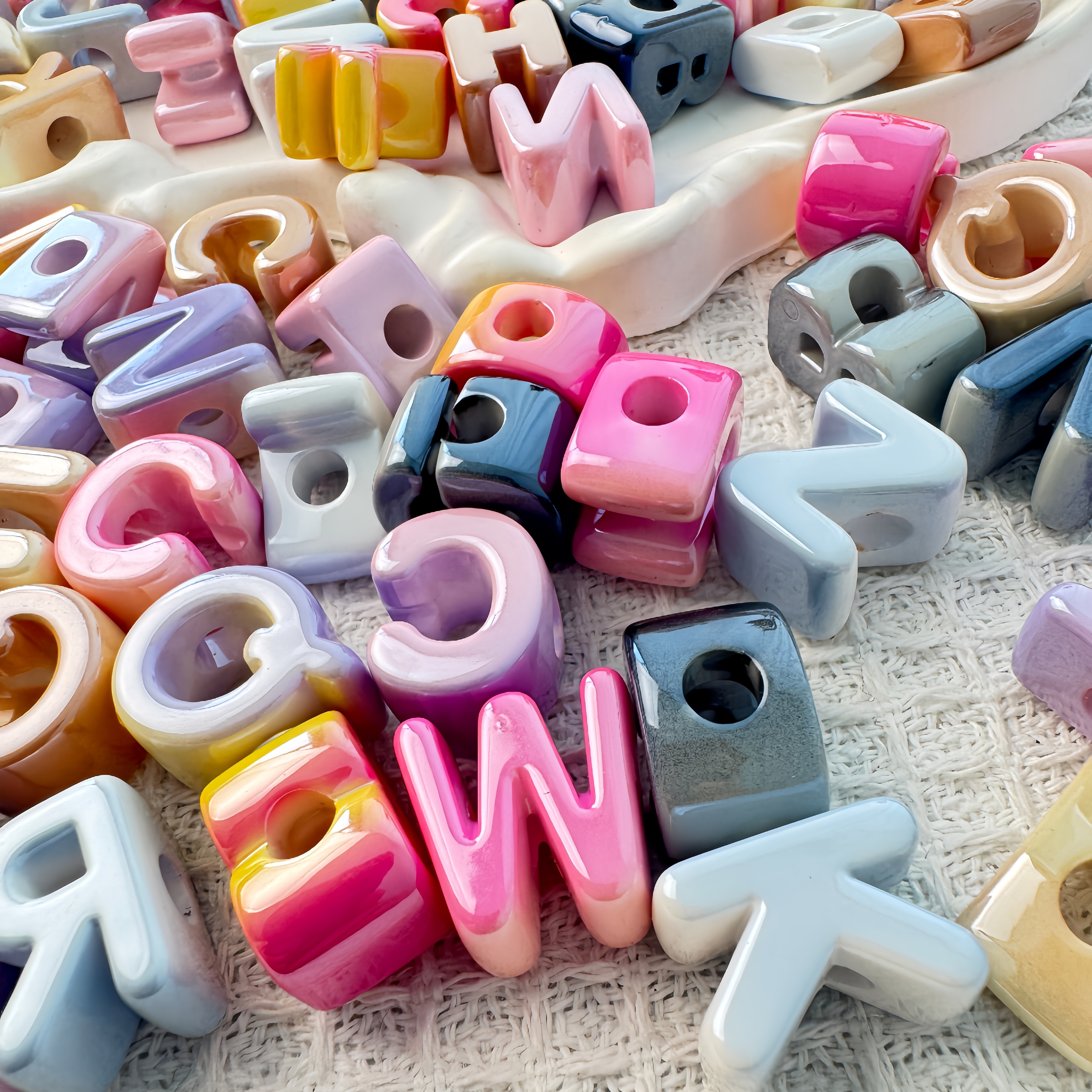 SINGLE LETTERS Multi-color Acrylic Beads Wholesale DIY Jewelry Making Charms Bracelet Necklace Accessories