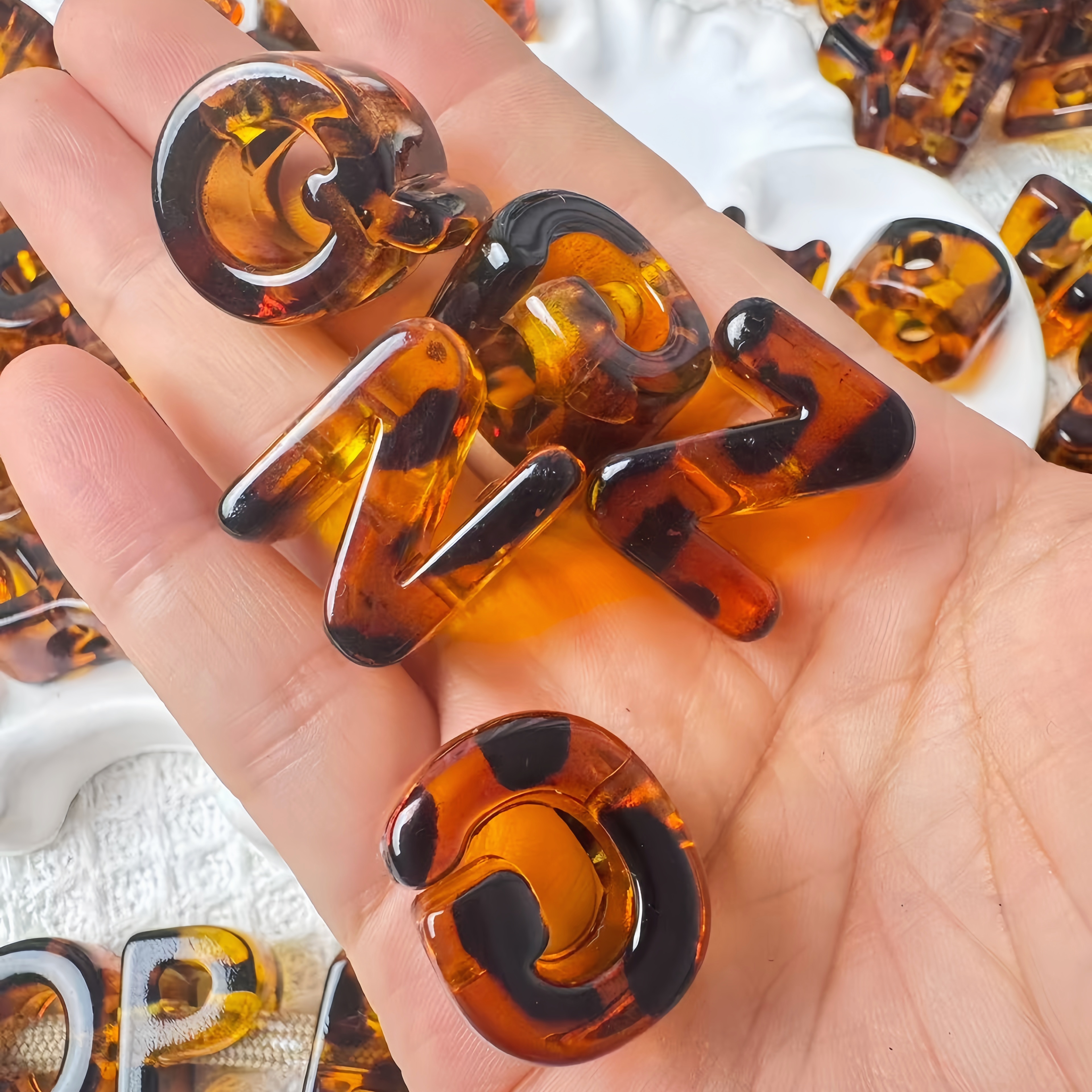 Mixed Letters Acrylic Leopard Print Alphabet Beads Wholesale DIY Letter Beads for Bracelet Necklace Jewelry Making