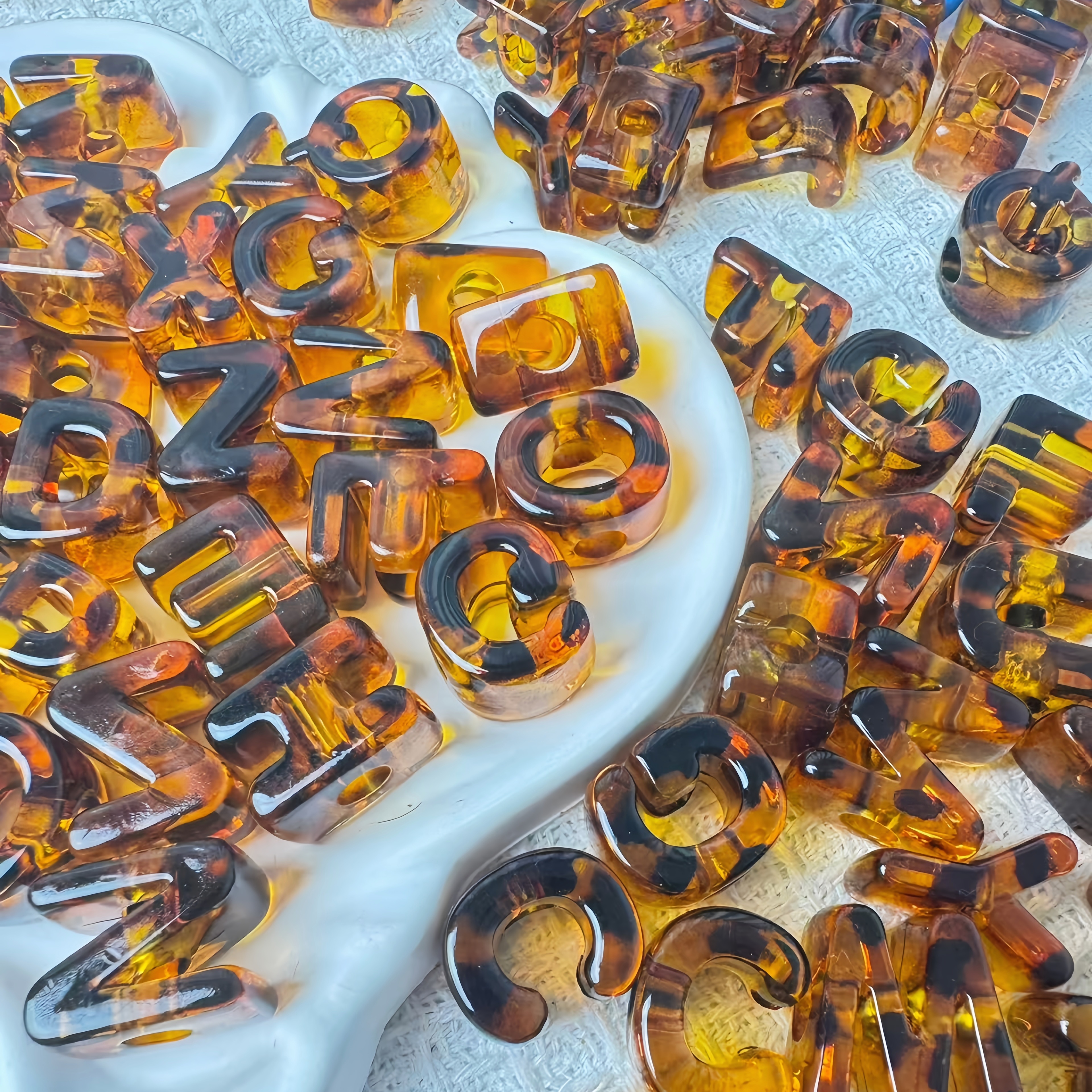 Mixed Letters Acrylic Leopard Print Alphabet Beads Wholesale DIY Letter Beads for Bracelet Necklace Jewelry Making