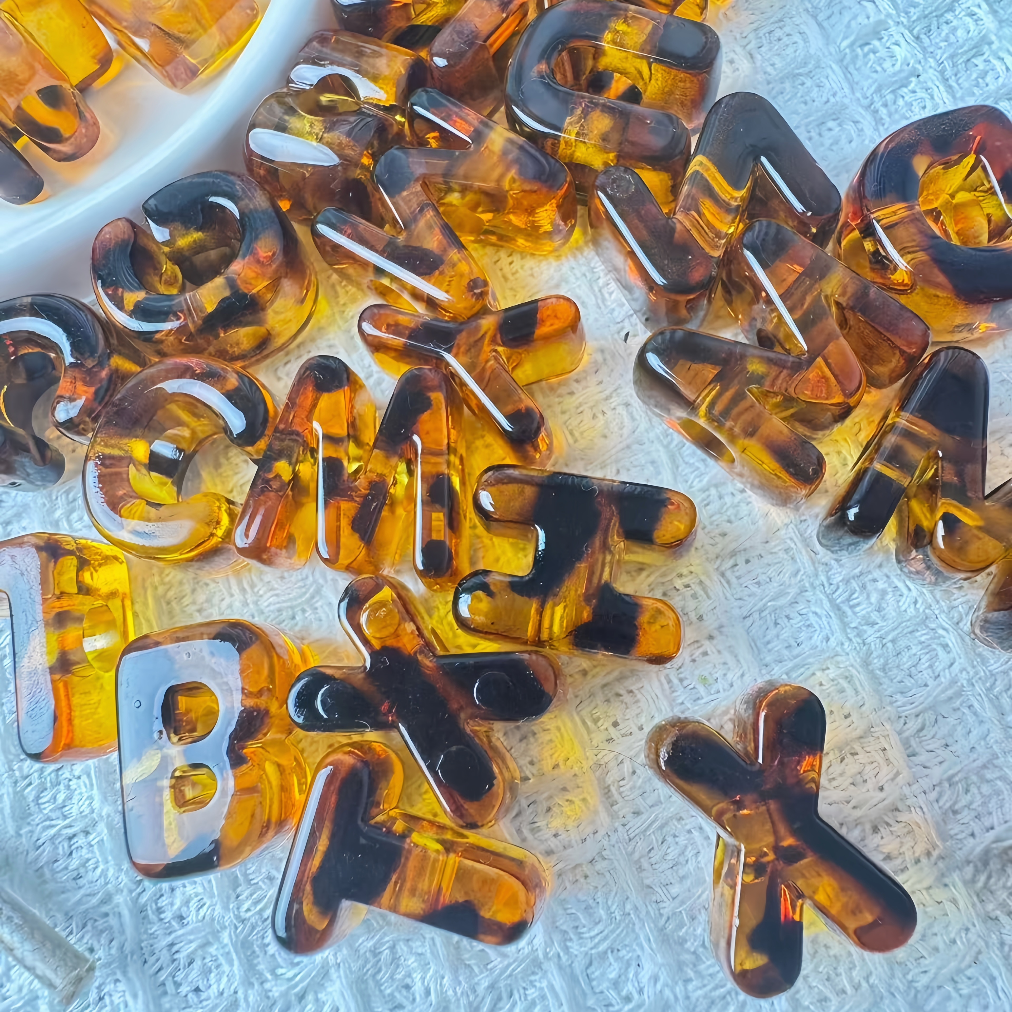 Mixed Letters Acrylic Leopard Print Alphabet Beads Wholesale DIY Letter Beads for Bracelet Necklace Jewelry Making