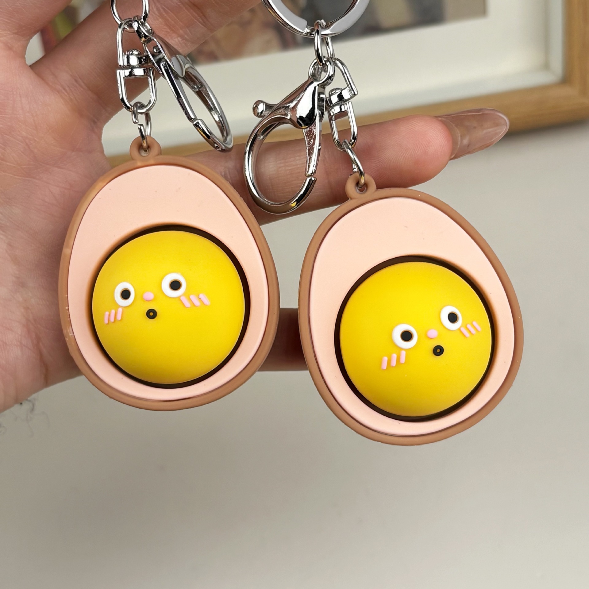 Portable Fidget Clicker Keychain, Mini Finger Press Decompression Toy Backpack Hanging Charm