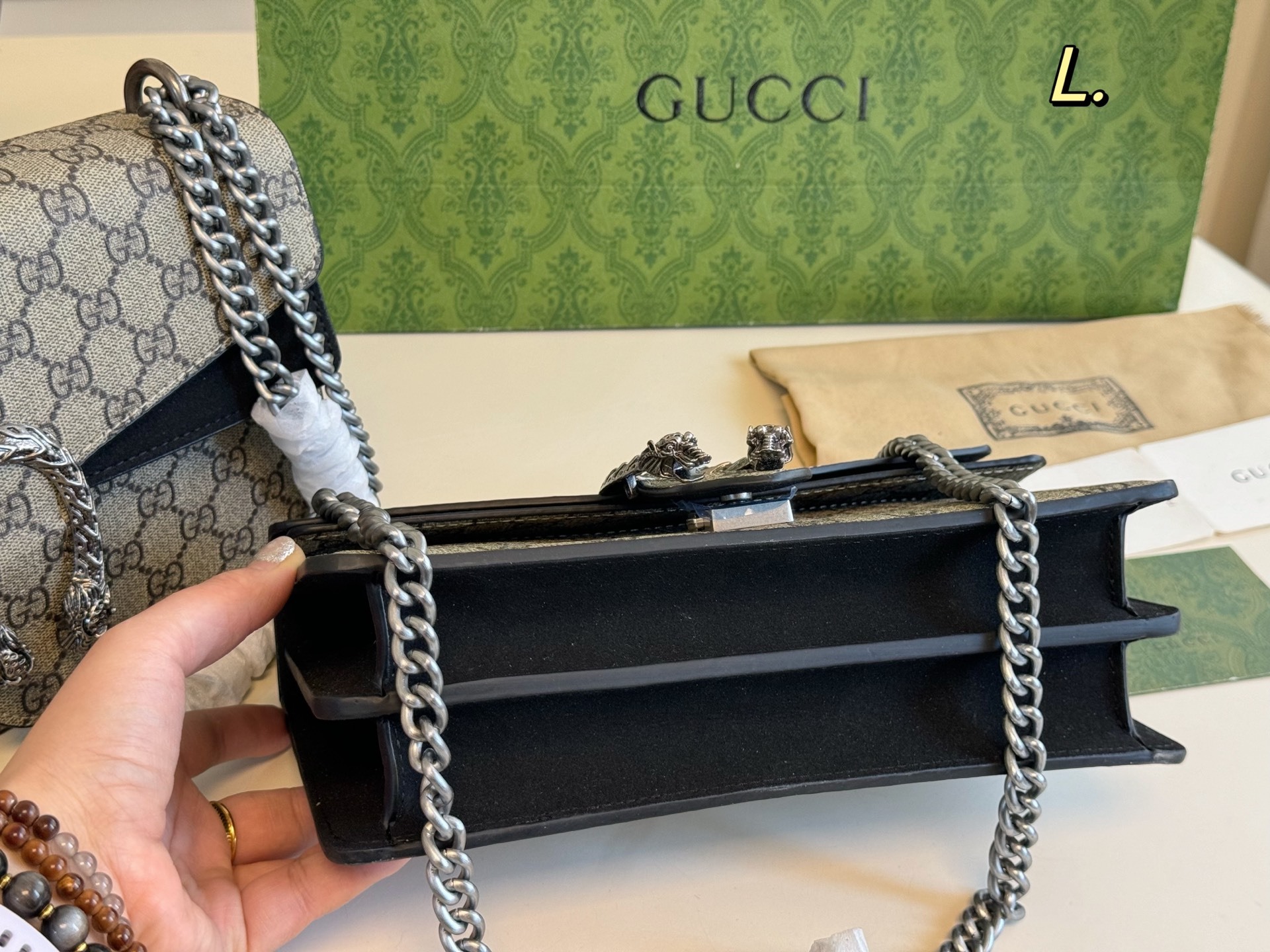 GUCCi,WATCH SHOP,GUCCi