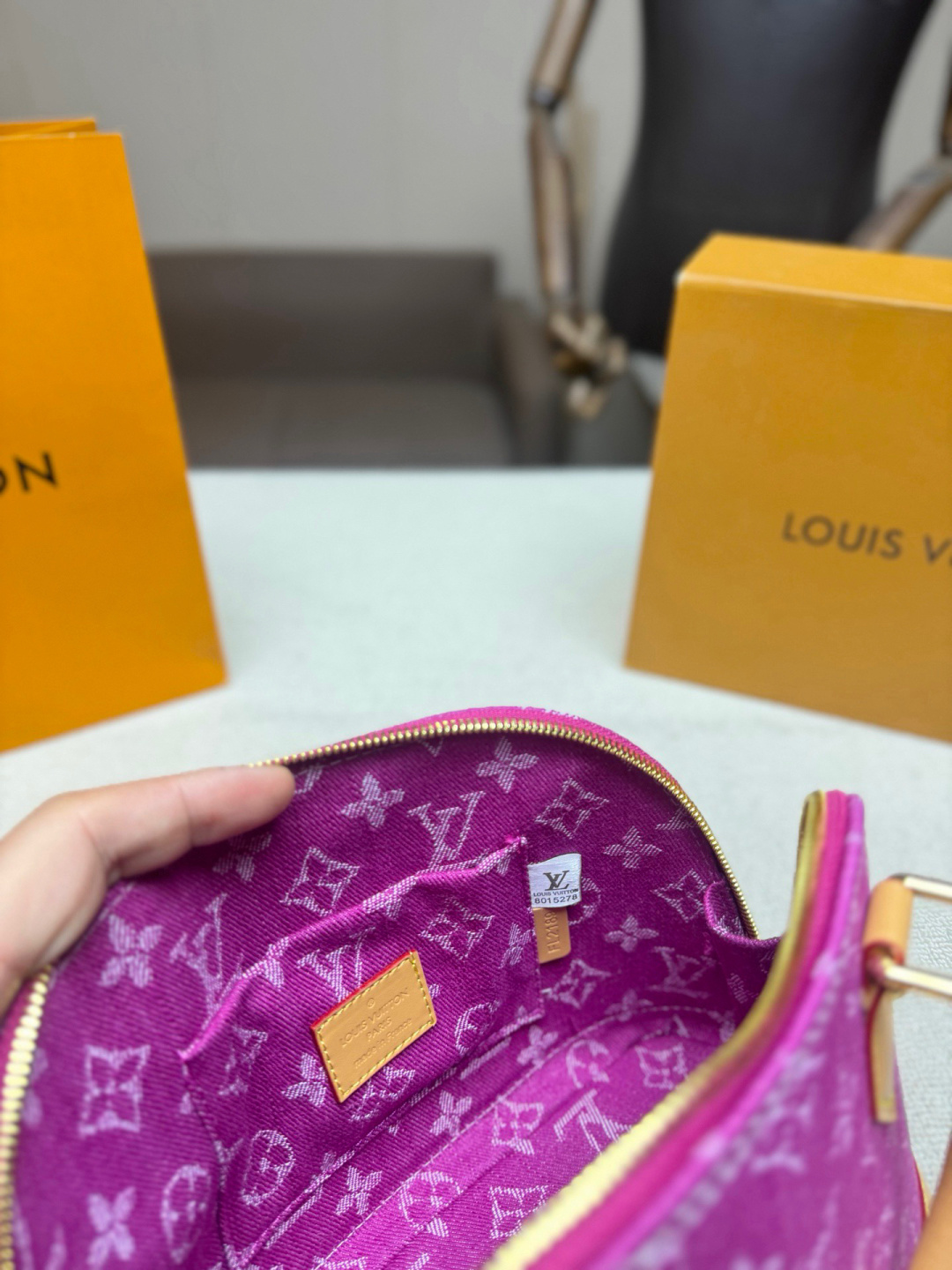 LV,WATCH SHOP,LV
