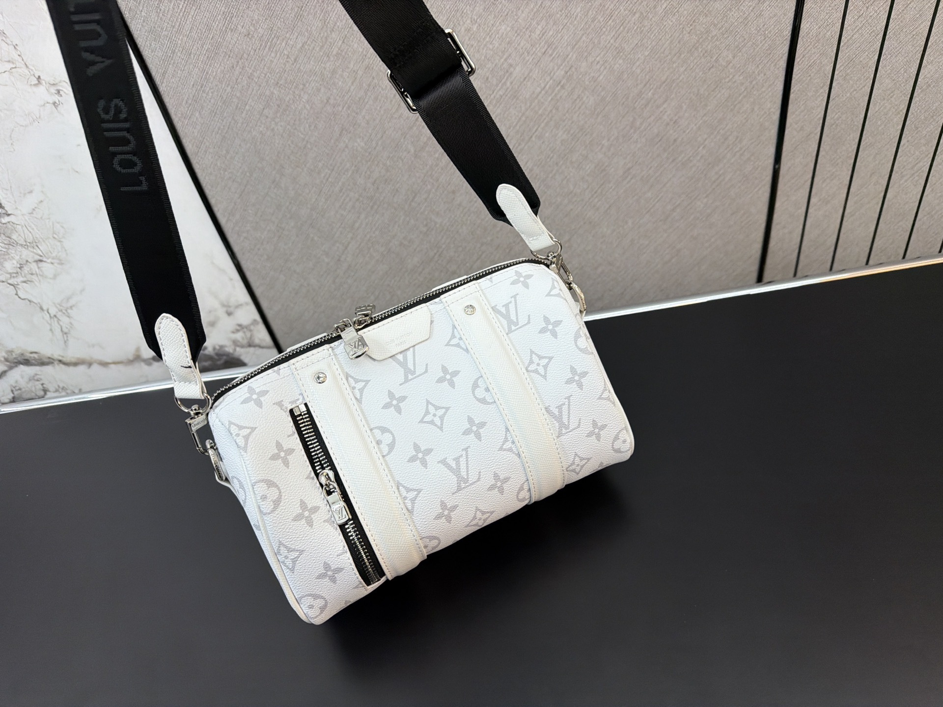 LV,WATCH SHOP,LV