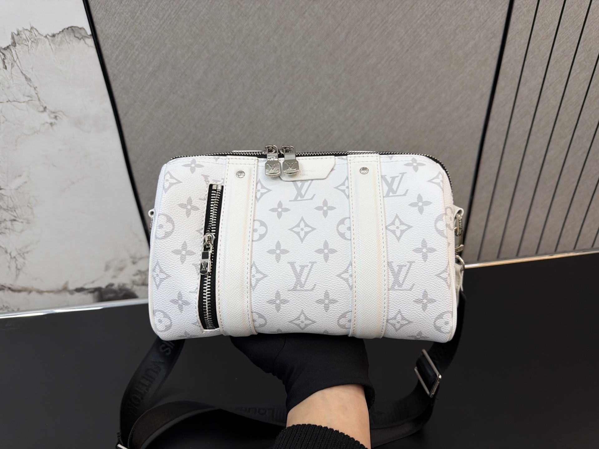 LV,WATCH SHOP,LV