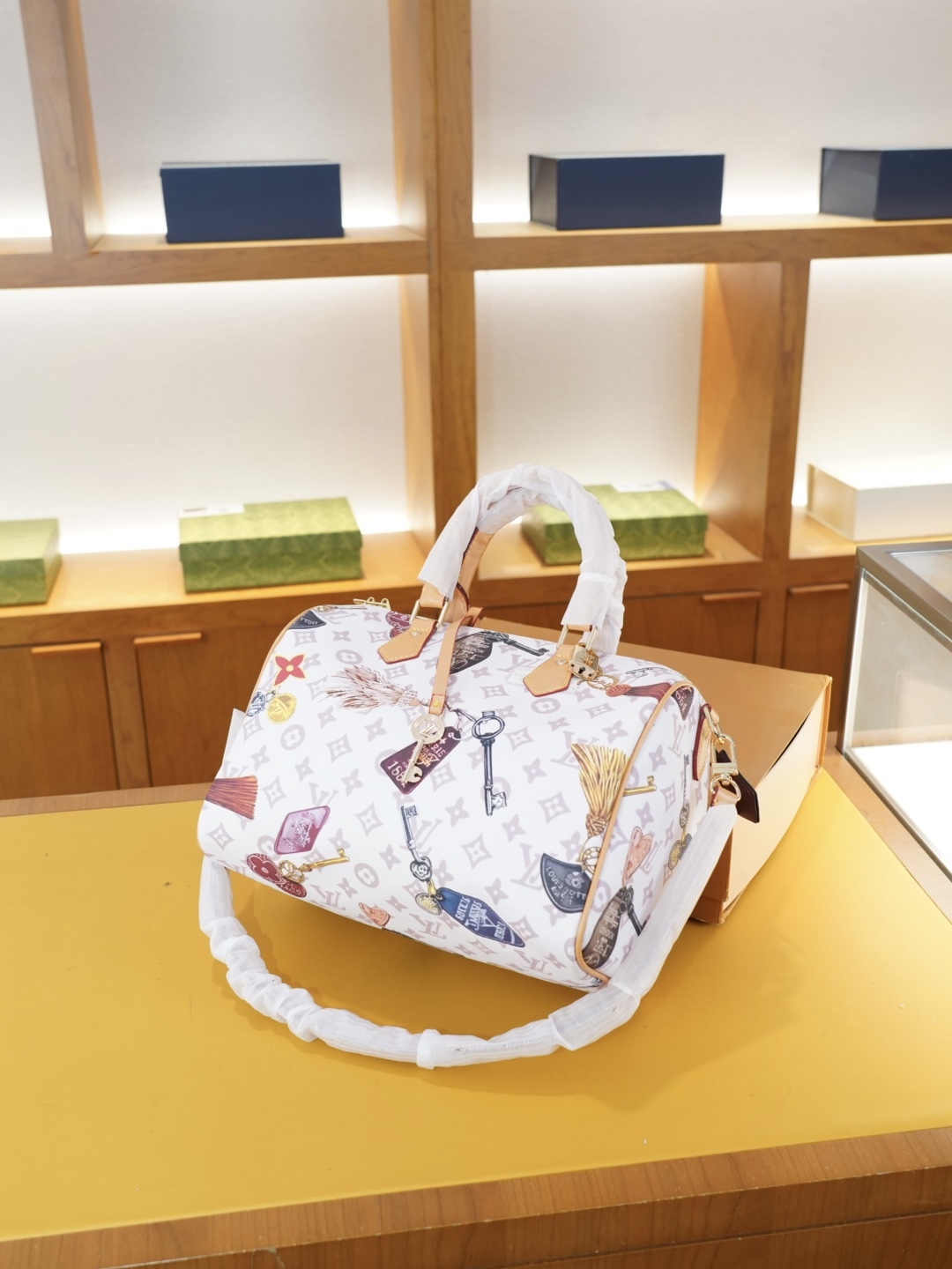 LV,WATCH SHOP,LV
