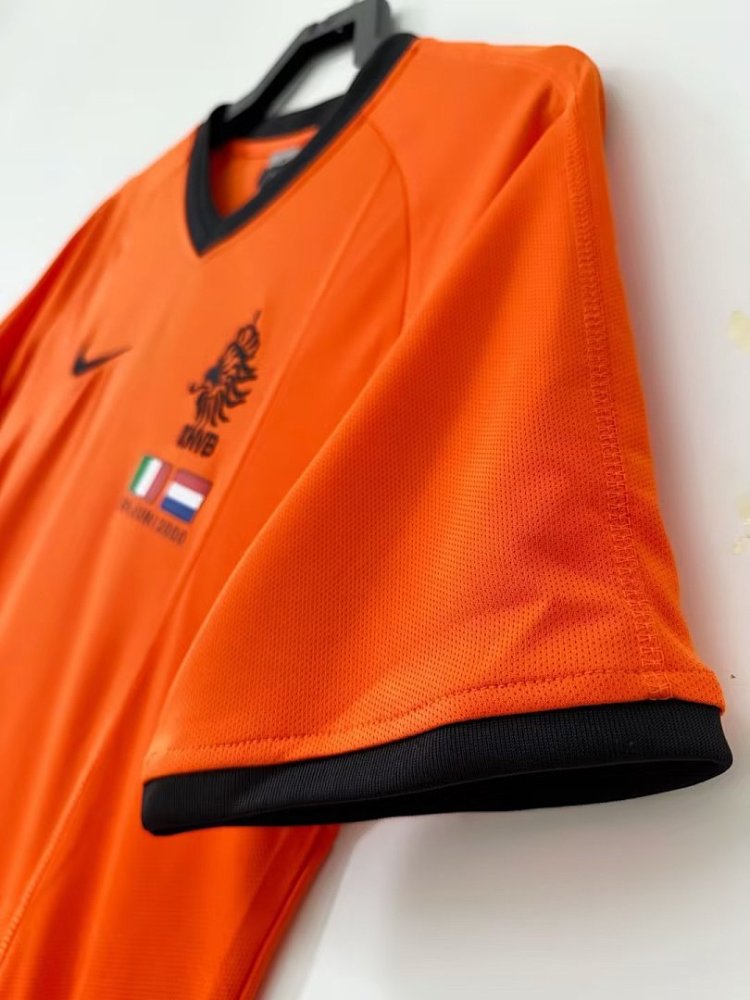 2000 season Netherlands home retro Fan version