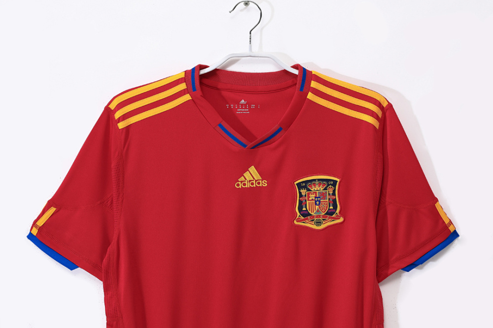 2010 season Spain home retro Fan version