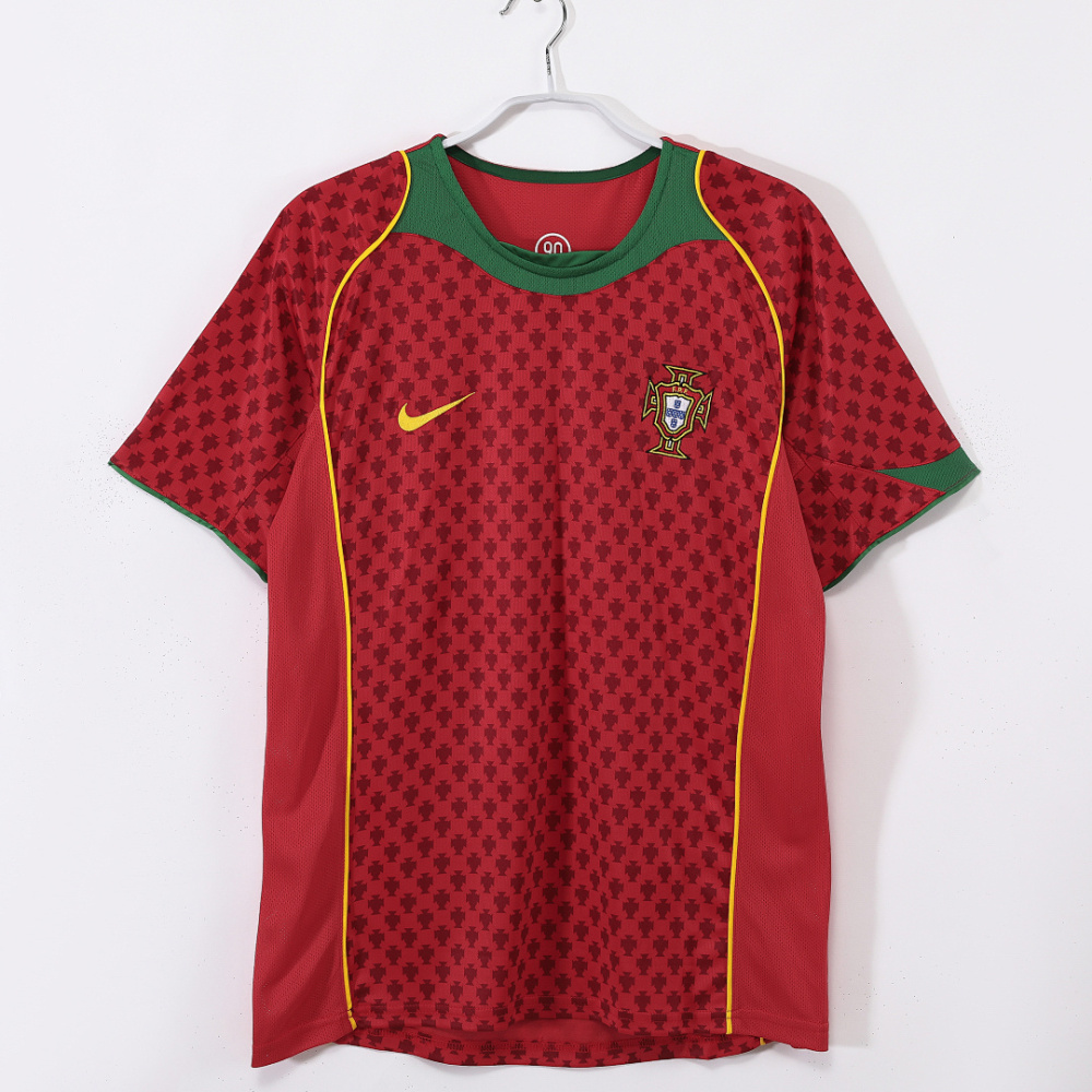 2004 season Portugal home retro Fan version