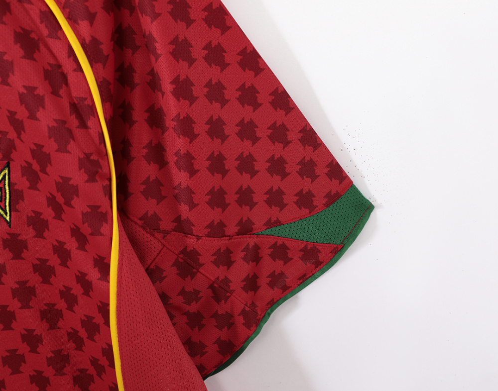 2004 season Portugal home retro Fan version