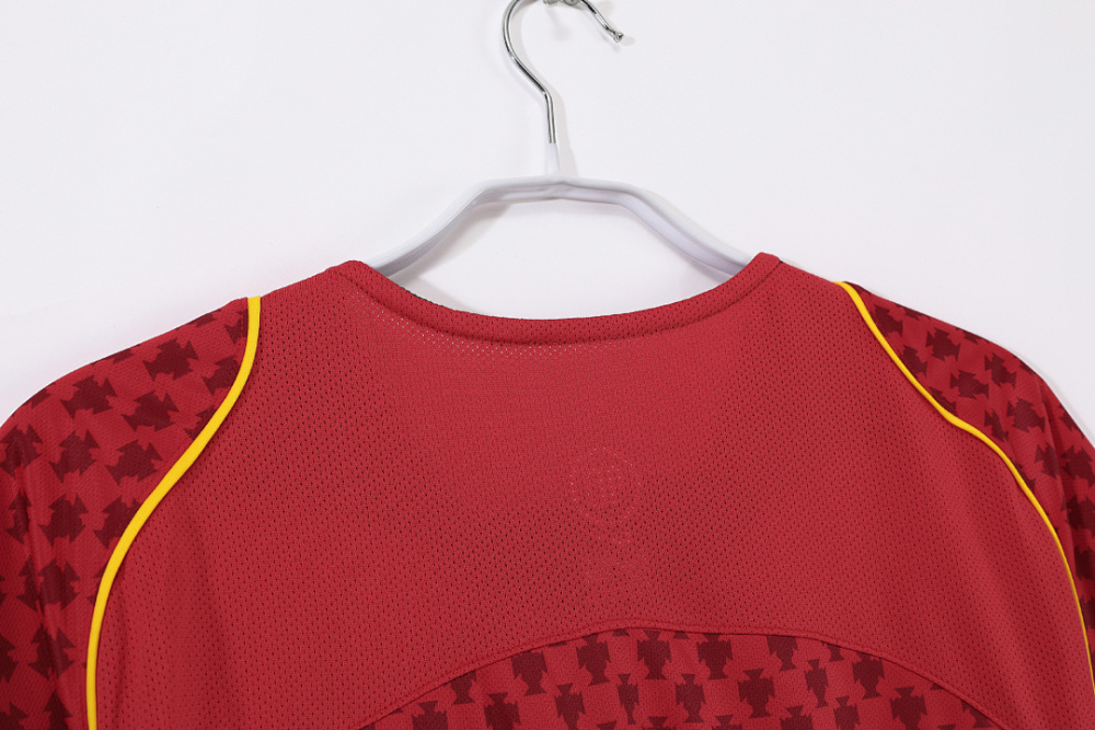 2004 season Portugal home retro Fan version