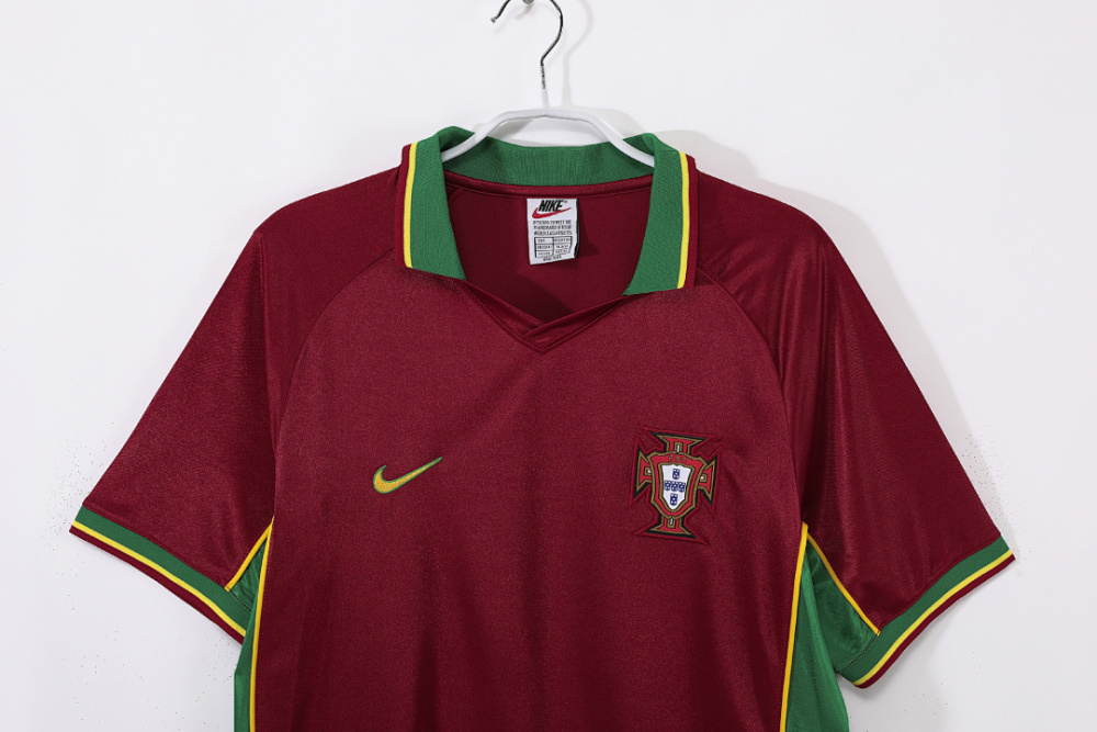 1998 season Portugal home retro Fan version