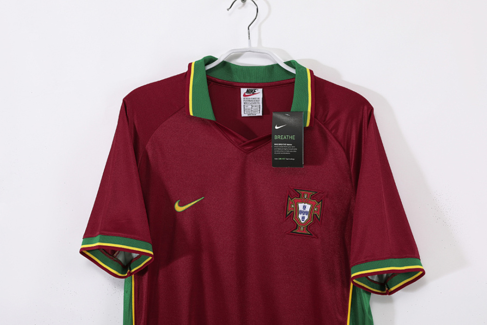 1998 season Portugal home retro Fan version