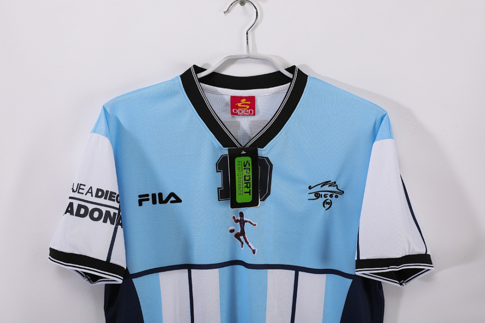 2001 season Argentina home retro Fan version