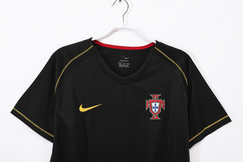 2006 season Portugal away retro Fan version