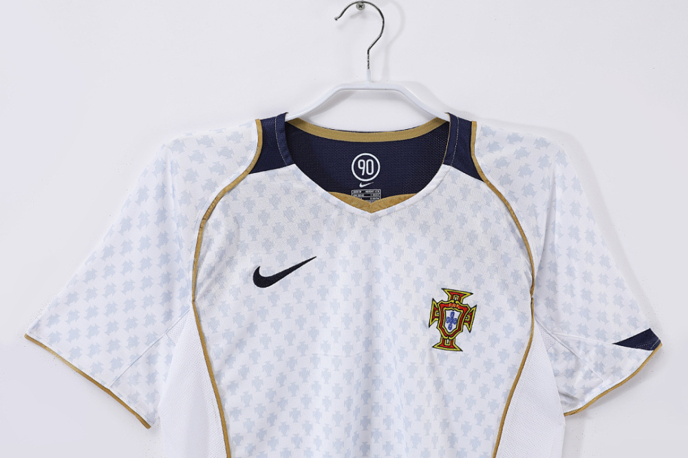 2004 season Portugal away retro Fan version
