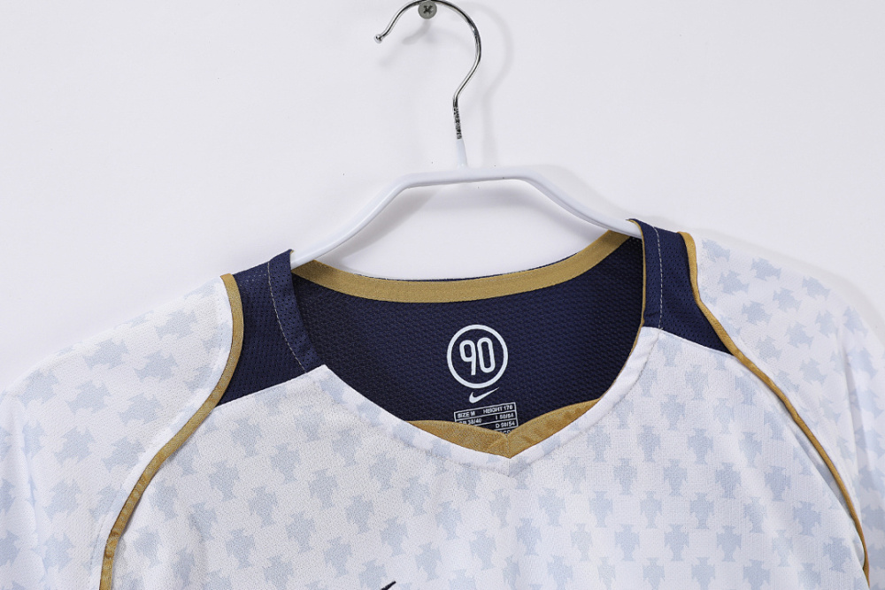 2004 season Portugal away retro Fan version