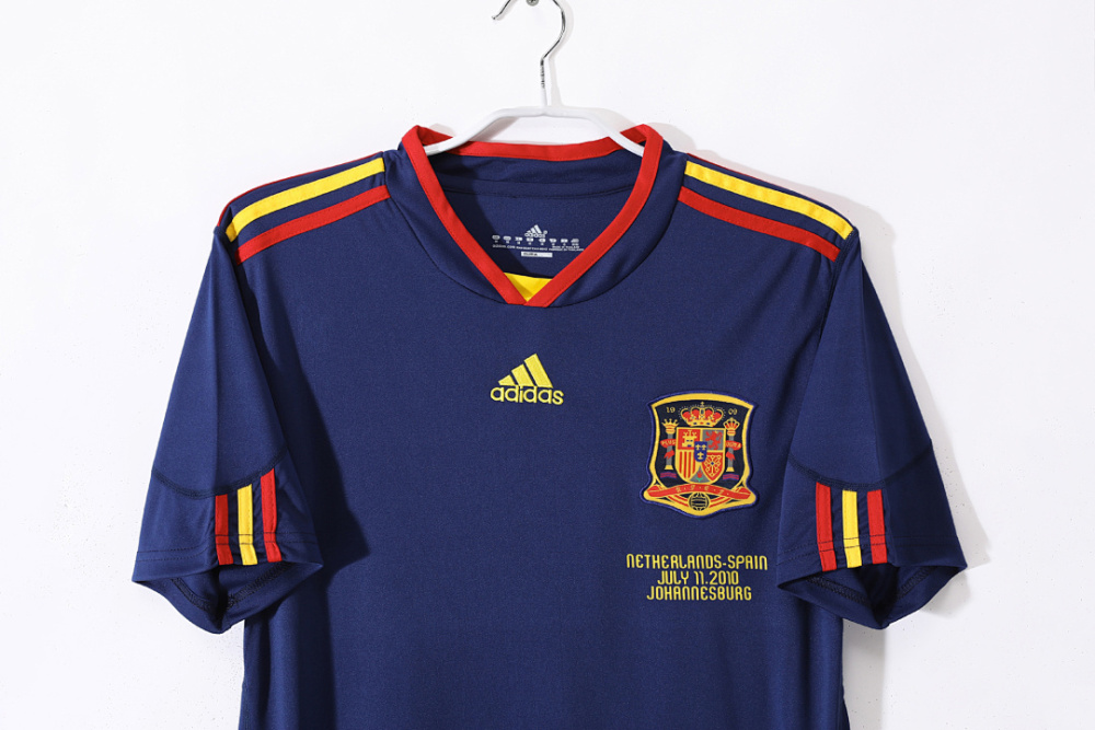 2010 season Spain away retro Fan version