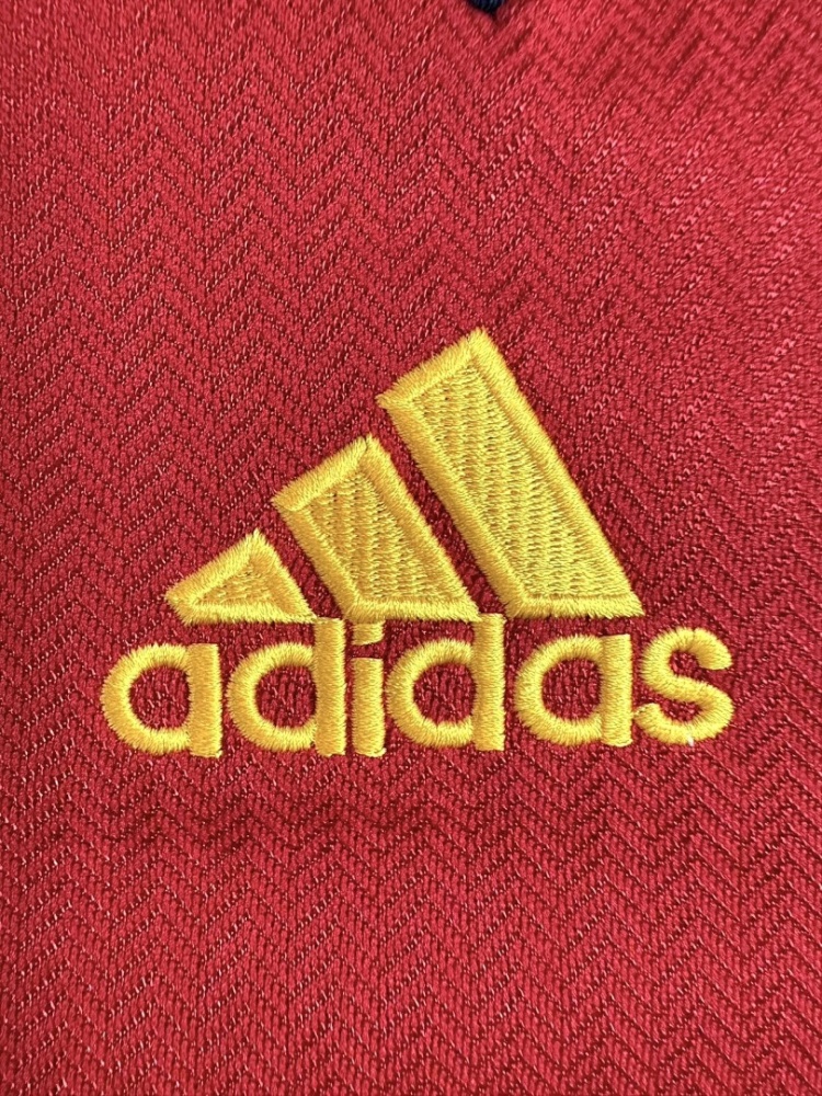 1998 season Spain home retro Fan version