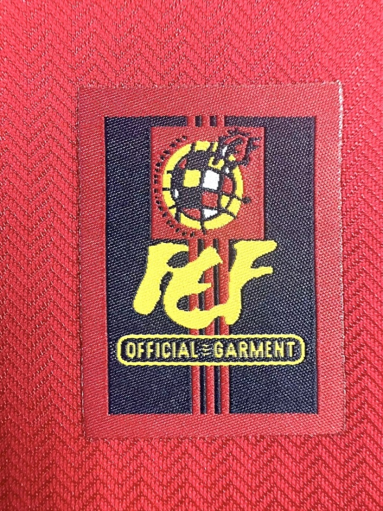 1998 season Spain home retro Fan version