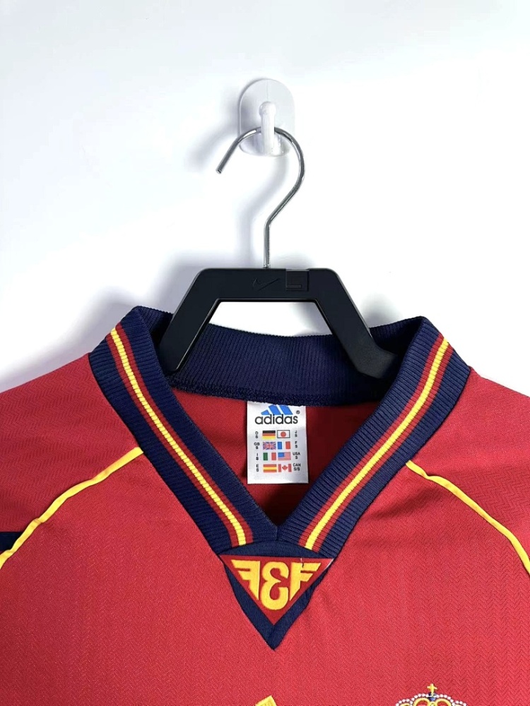 1998 season Spain home retro Fan version