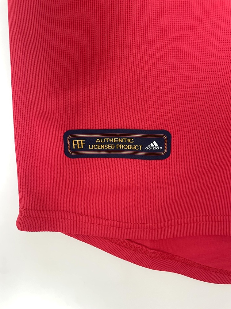 2000 season Spain home retro Fan version