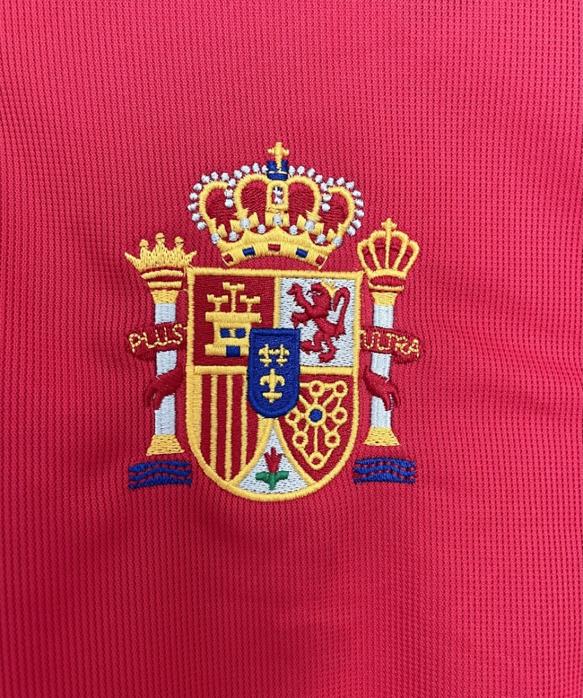 2000 season Spain home retro Fan version
