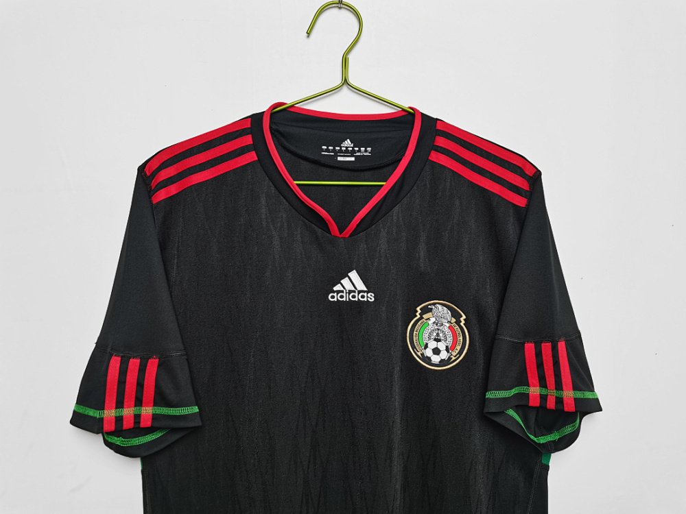 2010 season Mexico away retro Fan version