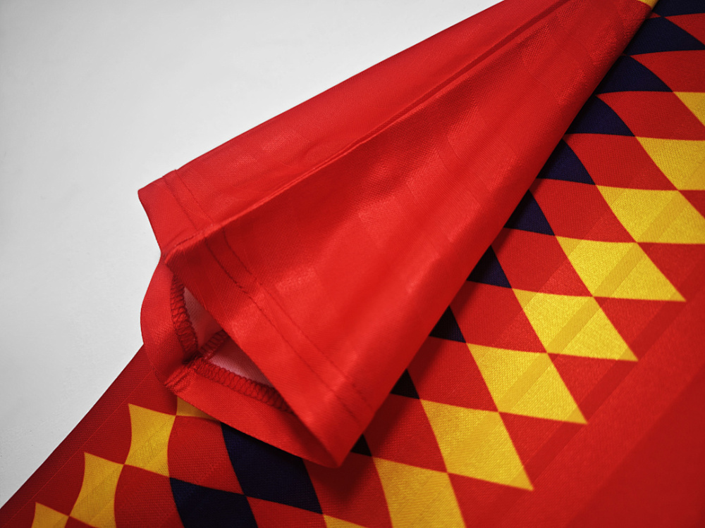 9495 season Spain home retro Fan version