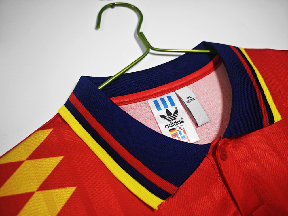 9495 season Spain home retro Fan version