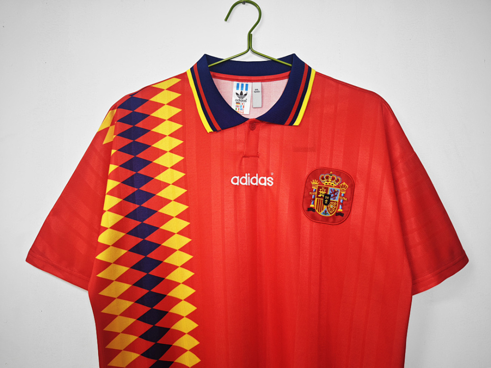 9495 season Spain home retro Fan version